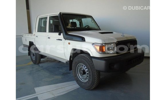 Acheter Import Voiture Toyota Land Cruiser Blanc à Import - Dubai, Barh el Gazel Acheter Import Voiture Toyota Land Cruiser Blanc à Import - Dubai, Barh el Gazel