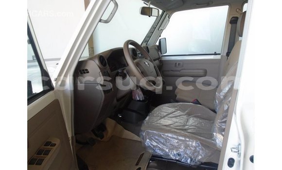 Acheter Import Voiture Toyota Land Cruiser Blanc à Import - Dubai, Barh el Gazel Acheter Import Voiture Toyota Land Cruiser Blanc à Import - Dubai, Barh el Gazel