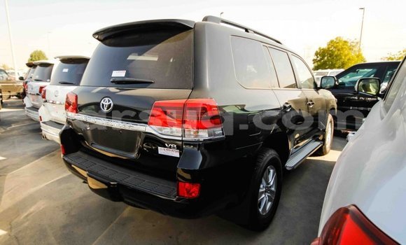 Acheter Import Voiture Toyota Land Cruiser Noir à Import - Dubai, Barh el Gazel Acheter Import Voiture Toyota Land Cruiser Noir à Import - Dubai, Barh el Gazel