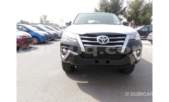 Acheter Import Voiture Toyota Fortuner Noir à Import - Dubai, Barh el Gazel Acheter Import Voiture Toyota Fortuner Noir à Import - Dubai, Barh el Gazel