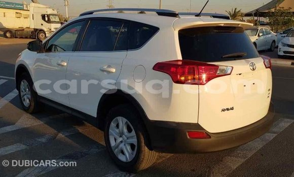 Acheter Import Voiture Toyota RAV4 Blanc à Import - Dubai, Barh el Gazel Acheter Import Voiture Toyota RAV4 Blanc à Import - Dubai, Barh el Gazel