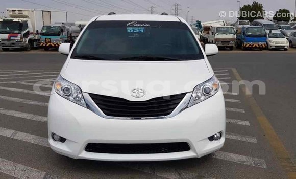 Acheter Import Voiture Toyota Sienna Blanc à Import - Dubai, Barh el Gazel Acheter Import Voiture Toyota Sienna Blanc à Import - Dubai, Barh el Gazel