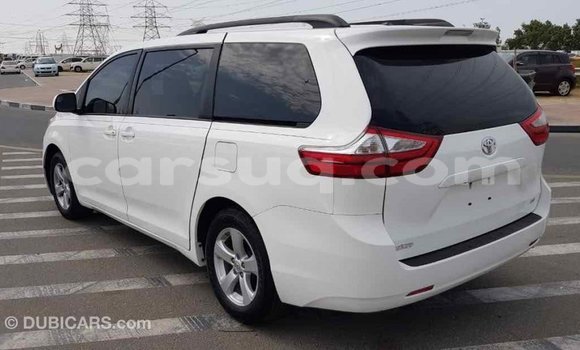 Acheter Import Voiture Toyota Sienna Blanc à Import - Dubai, Barh el Gazel Acheter Import Voiture Toyota Sienna Blanc à Import - Dubai, Barh el Gazel