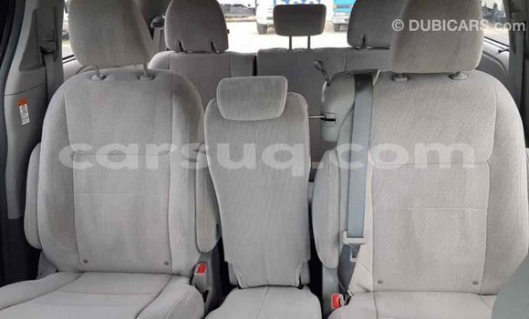 Acheter Import Voiture Toyota Sienna Blanc à Import - Dubai, Barh el Gazel Acheter Import Voiture Toyota Sienna Blanc à Import - Dubai, Barh el Gazel