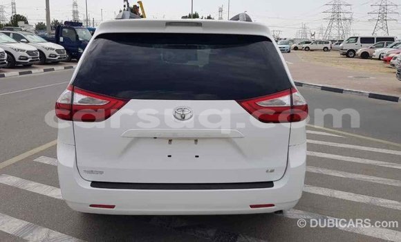 Acheter Import Voiture Toyota Sienna Blanc à Import - Dubai, Barh el Gazel Acheter Import Voiture Toyota Sienna Blanc à Import - Dubai, Barh el Gazel