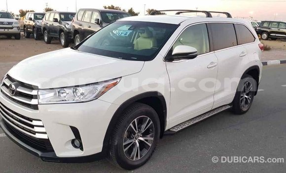 Acheter Import Voiture Toyota Highlander Blanc à Import - Dubai, Barh el Gazel Acheter Import Voiture Toyota Highlander Blanc à Import - Dubai, Barh el Gazel