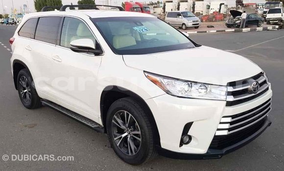 Acheter Import Voiture Toyota Highlander Blanc à Import - Dubai, Barh el Gazel Acheter Import Voiture Toyota Highlander Blanc à Import - Dubai, Barh el Gazel