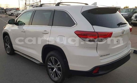 Acheter Import Voiture Toyota Highlander Blanc à Import - Dubai, Barh el Gazel Acheter Import Voiture Toyota Highlander Blanc à Import - Dubai, Barh el Gazel