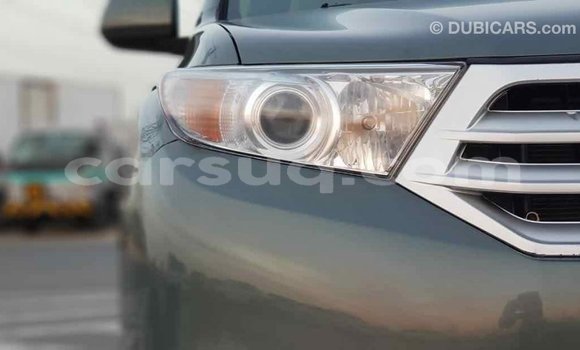 Buy Import Toyota Highlander Green Car in Import - Dubai in Barh el Gazel Buy Import Toyota Highlander Green Car in Import - Dubai in Barh el Gazel