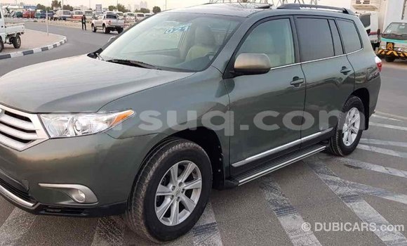 Buy Import Toyota Highlander Green Car in Import - Dubai in Barh el Gazel Buy Import Toyota Highlander Green Car in Import - Dubai in Barh el Gazel