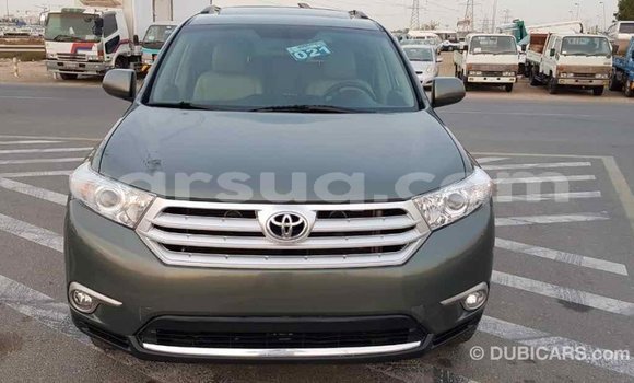 Buy Import Toyota Highlander Green Car in Import - Dubai in Barh el Gazel Buy Import Toyota Highlander Green Car in Import - Dubai in Barh el Gazel