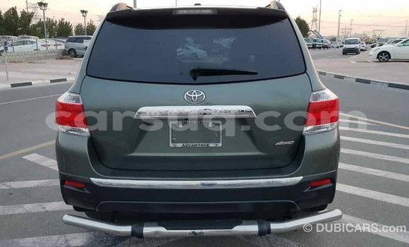 Buy Import Toyota Highlander Green Car in Import - Dubai in Barh el Gazel Buy Import Toyota Highlander Green Car in Import - Dubai in Barh el Gazel