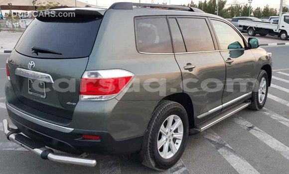 Buy Import Toyota Highlander Green Car in Import - Dubai in Barh el Gazel Buy Import Toyota Highlander Green Car in Import - Dubai in Barh el Gazel