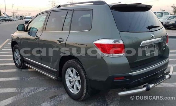Buy Import Toyota Highlander Green Car in Import - Dubai in Barh el Gazel Buy Import Toyota Highlander Green Car in Import - Dubai in Barh el Gazel