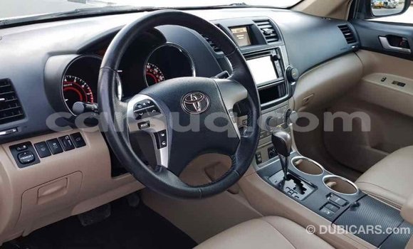 Buy Import Toyota Highlander Green Car in Import - Dubai in Barh el Gazel Buy Import Toyota Highlander Green Car in Import - Dubai in Barh el Gazel