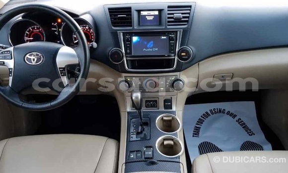 Buy Import Toyota Highlander Green Car in Import - Dubai in Barh el Gazel Buy Import Toyota Highlander Green Car in Import - Dubai in Barh el Gazel