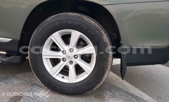 Buy Import Toyota Highlander Green Car in Import - Dubai in Barh el Gazel Buy Import Toyota Highlander Green Car in Import - Dubai in Barh el Gazel