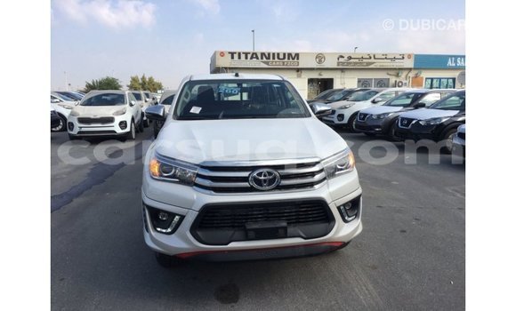Acheter Import Voiture Toyota Hilux Blanc à Import - Dubai, Barh el Gazel Acheter Import Voiture Toyota Hilux Blanc à Import - Dubai, Barh el Gazel