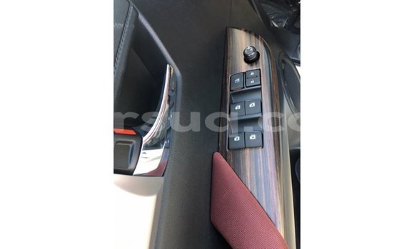 Acheter Import Voiture Toyota Hilux Blanc à Import - Dubai, Barh el Gazel Acheter Import Voiture Toyota Hilux Blanc à Import - Dubai, Barh el Gazel