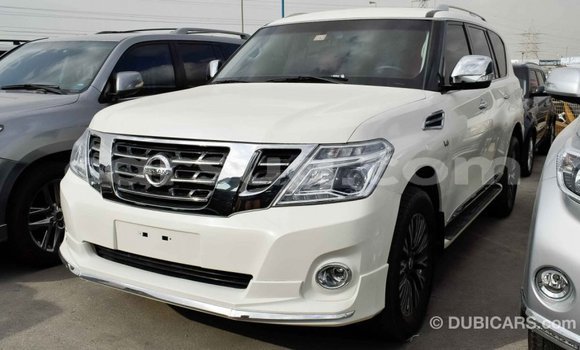 Acheter Import Voiture Nissan Patrol Blanc à Import - Dubai, Barh el Gazel Acheter Import Voiture Nissan Patrol Blanc à Import - Dubai, Barh el Gazel