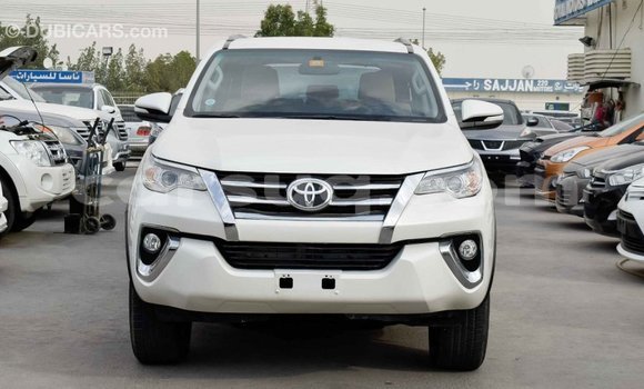Acheter Import Voiture Toyota Fortuner Blanc à Import - Dubai, Barh el Gazel Acheter Import Voiture Toyota Fortuner Blanc à Import - Dubai, Barh el Gazel