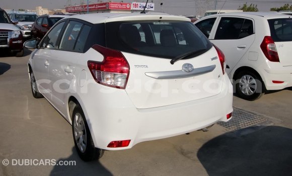 Acheter Import Voiture Toyota Yaris Blanc à Import - Dubai, Barh el Gazel Acheter Import Voiture Toyota Yaris Blanc à Import - Dubai, Barh el Gazel
