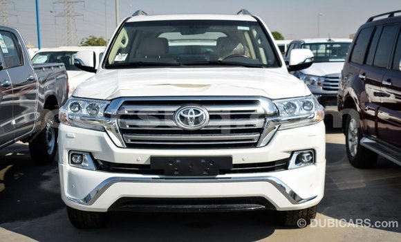 Acheter Import Voiture Toyota Land Cruiser Blanc à Import - Dubai, Barh el Gazel Acheter Import Voiture Toyota Land Cruiser Blanc à Import - Dubai, Barh el Gazel