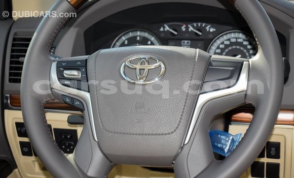 Acheter Import Voiture Toyota Land Cruiser Blanc à Import - Dubai, Barh el Gazel Acheter Import Voiture Toyota Land Cruiser Blanc à Import - Dubai, Barh el Gazel