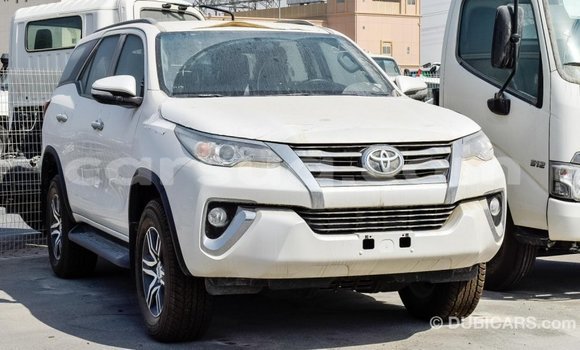 Acheter Import Voiture Toyota Fortuner Blanc à Import - Dubai, Barh el Gazel Acheter Import Voiture Toyota Fortuner Blanc à Import - Dubai, Barh el Gazel