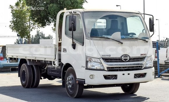 Acheter Import Utilitaire Hino 300 Series Blanc à Import - Dubai, Barh el Gazel Acheter Import Utilitaire Hino 300 Series Blanc à Import - Dubai, Barh el Gazel