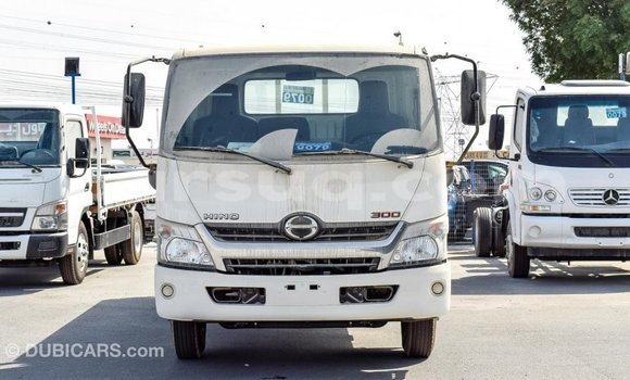 Acheter Import Utilitaire Hino 300 Series Blanc à Import - Dubai, Barh el Gazel Acheter Import Utilitaire Hino 300 Series Blanc à Import - Dubai, Barh el Gazel