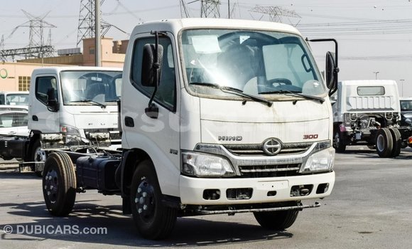 Acheter Import Utilitaire Hino 300 Series Blanc à Import - Dubai, Barh el Gazel Acheter Import Utilitaire Hino 300 Series Blanc à Import - Dubai, Barh el Gazel