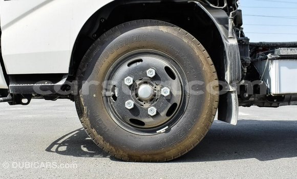 Acheter Import Utilitaire Hino 300 Series Blanc à Import - Dubai, Barh el Gazel Acheter Import Utilitaire Hino 300 Series Blanc à Import - Dubai, Barh el Gazel