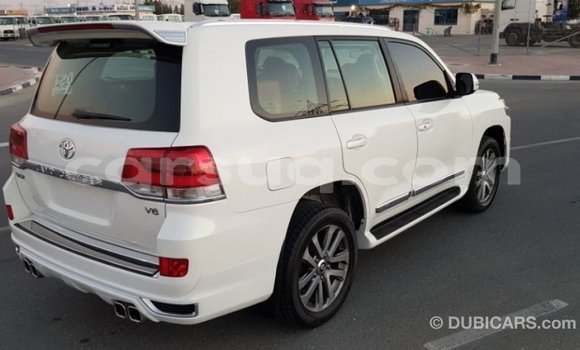 Buy Import Toyota Land Cruiser White Car in Import - Dubai in Barh el Gazel Buy Import Toyota Land Cruiser White Car in Import - Dubai in Barh el Gazel