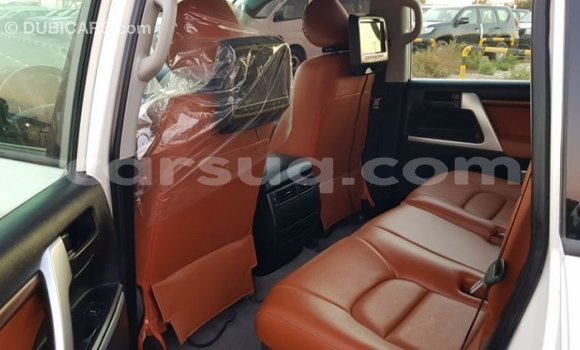 Buy Import Toyota Land Cruiser White Car in Import - Dubai in Barh el Gazel Buy Import Toyota Land Cruiser White Car in Import - Dubai in Barh el Gazel
