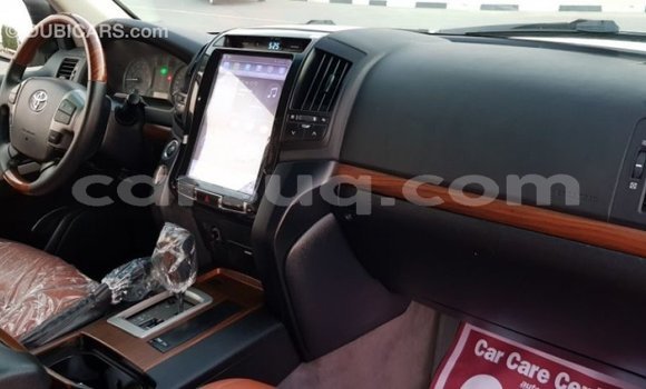 Buy Import Toyota Land Cruiser White Car in Import - Dubai in Barh el Gazel Buy Import Toyota Land Cruiser White Car in Import - Dubai in Barh el Gazel