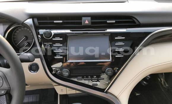 Acheter Neuf Voiture Toyota Camry Blanc à N'Djamena, Chari-Baguirmi Acheter Neuf Voiture Toyota Camry Blanc à N'Djamena, Chari-Baguirmi