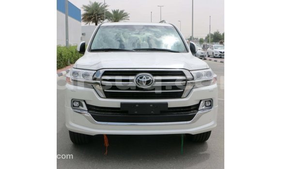 Acheter Import Voiture Toyota Land Cruiser Blanc à Import - Dubai, Barh el Gazel Acheter Import Voiture Toyota Land Cruiser Blanc à Import - Dubai, Barh el Gazel
