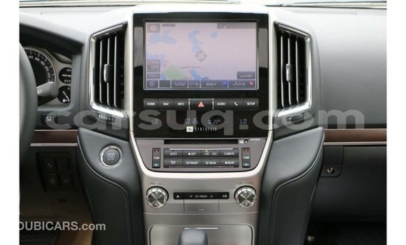 Acheter Import Voiture Toyota Land Cruiser Blanc à Import - Dubai, Barh el Gazel Acheter Import Voiture Toyota Land Cruiser Blanc à Import - Dubai, Barh el Gazel