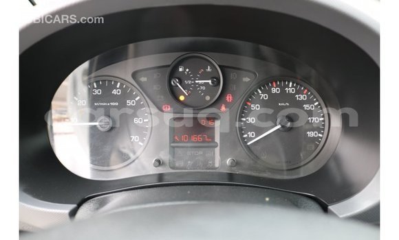 Acheter Import Voiture Peugeot Partner Blanc à Import - Dubai, Barh el Gazel