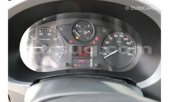 Acheter Import Voiture Peugeot Partner Blanc à Import - Dubai, Barh el Gazel