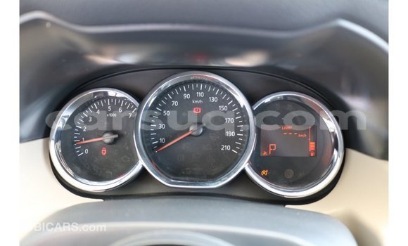 Acheter Import Voiture Renault Duster Blanc à Import - Dubai, Barh el Gazel