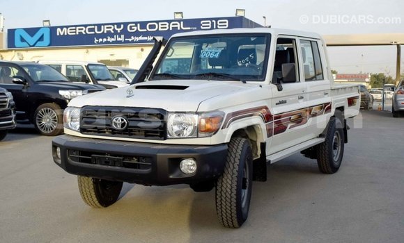Acheter Import Voiture Toyota Land Cruiser Blanc à Import - Dubai, Barh el Gazel Acheter Import Voiture Toyota Land Cruiser Blanc à Import - Dubai, Barh el Gazel