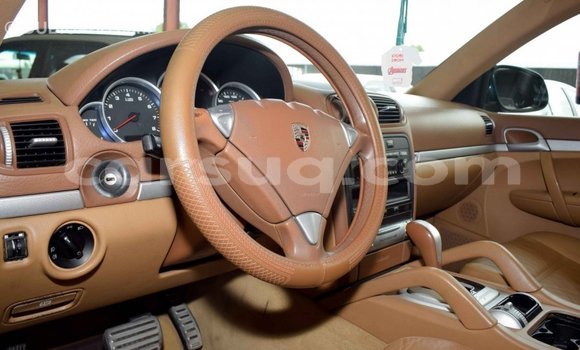 Acheter Import Voiture Porsche Cayenne Vert à Import - Dubai, Barh el Gazel Acheter Import Voiture Porsche Cayenne Vert à Import - Dubai, Barh el Gazel