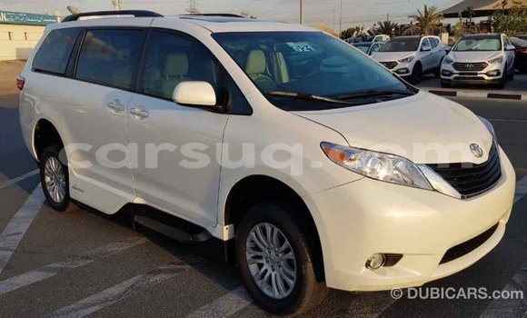 Acheter Import Voiture Toyota Sienna Blanc à Import - Dubai, Barh el Gazel Acheter Import Voiture Toyota Sienna Blanc à Import - Dubai, Barh el Gazel