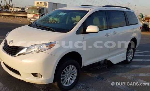 Acheter Import Voiture Toyota Sienna Blanc à Import - Dubai, Barh el Gazel Acheter Import Voiture Toyota Sienna Blanc à Import - Dubai, Barh el Gazel