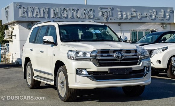 Acheter Import Voiture Toyota Land Cruiser Blanc à Import - Dubai, Barh el Gazel Acheter Import Voiture Toyota Land Cruiser Blanc à Import - Dubai, Barh el Gazel