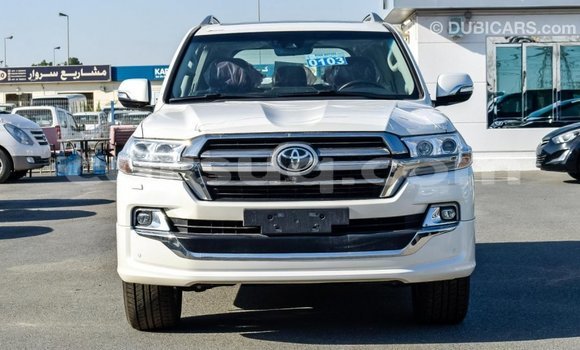 Acheter Import Voiture Toyota Land Cruiser Blanc à Import - Dubai, Barh el Gazel Acheter Import Voiture Toyota Land Cruiser Blanc à Import - Dubai, Barh el Gazel