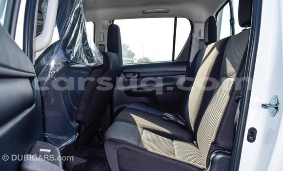 Acheter Import Voiture Toyota Hilux Blanc à Import - Dubai, Barh el Gazel Acheter Import Voiture Toyota Hilux Blanc à Import - Dubai, Barh el Gazel