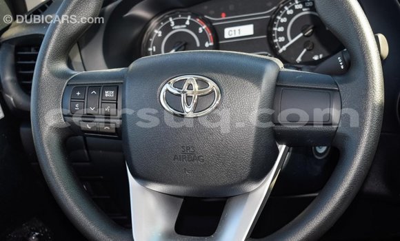 Acheter Import Voiture Toyota Hilux Blanc à Import - Dubai, Barh el Gazel Acheter Import Voiture Toyota Hilux Blanc à Import - Dubai, Barh el Gazel